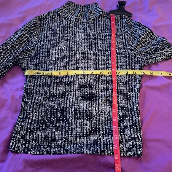 Es.se  brand vintage mock turtleneck crop top - Picture 4 of 4